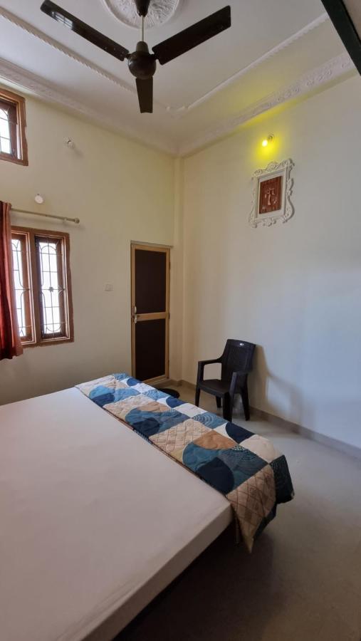 Aditya Premium Homestay- Furnished Air Conditioned- 2Bhk Dzsabalpur Kültér fotó